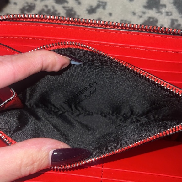 Burberry Wallet - Picture 4 of 4